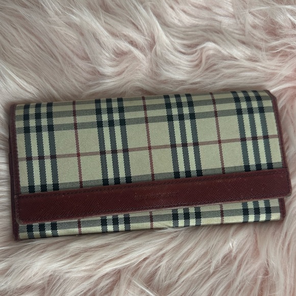 Burberry Bifold Long Wallet 🍀100 % authentic! - Picture 1 of 10